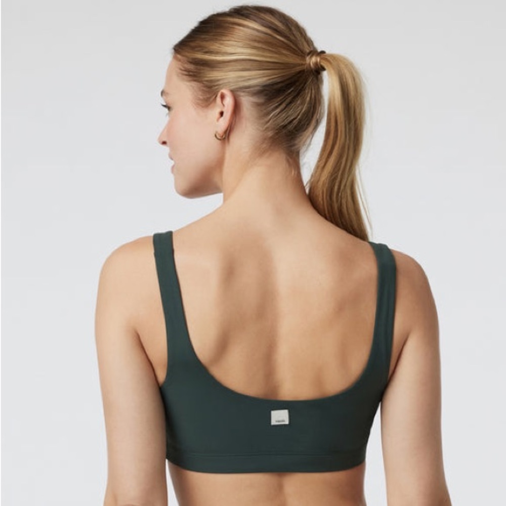 Vuori NWOT Breathe Interlock Daily Bra Size Medium in Aspen SOLD OUT ONLINE